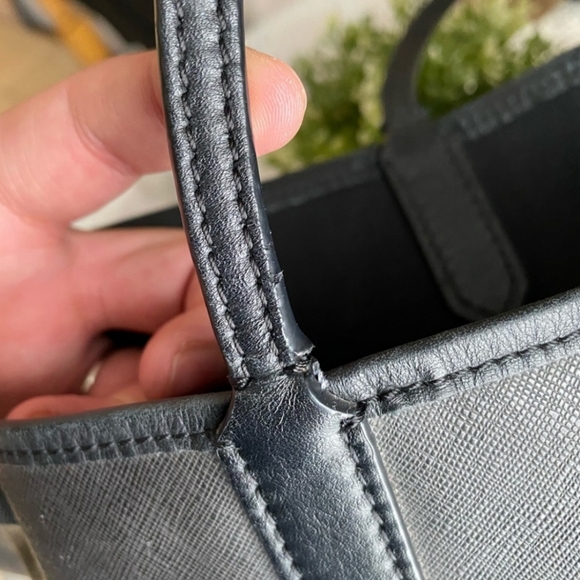 SOLD---- GIVENCHY ROTTWEILER TOTE AUTHENTIC - Picture 5 of 9